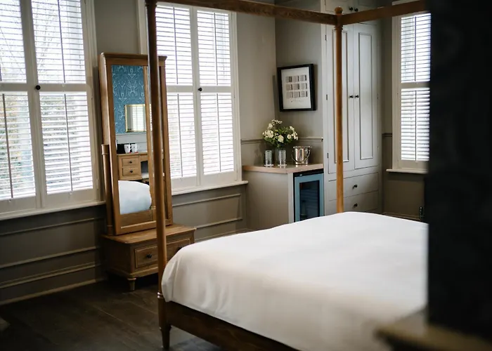 Best Gloucester Wedding Accommodations & Hotels